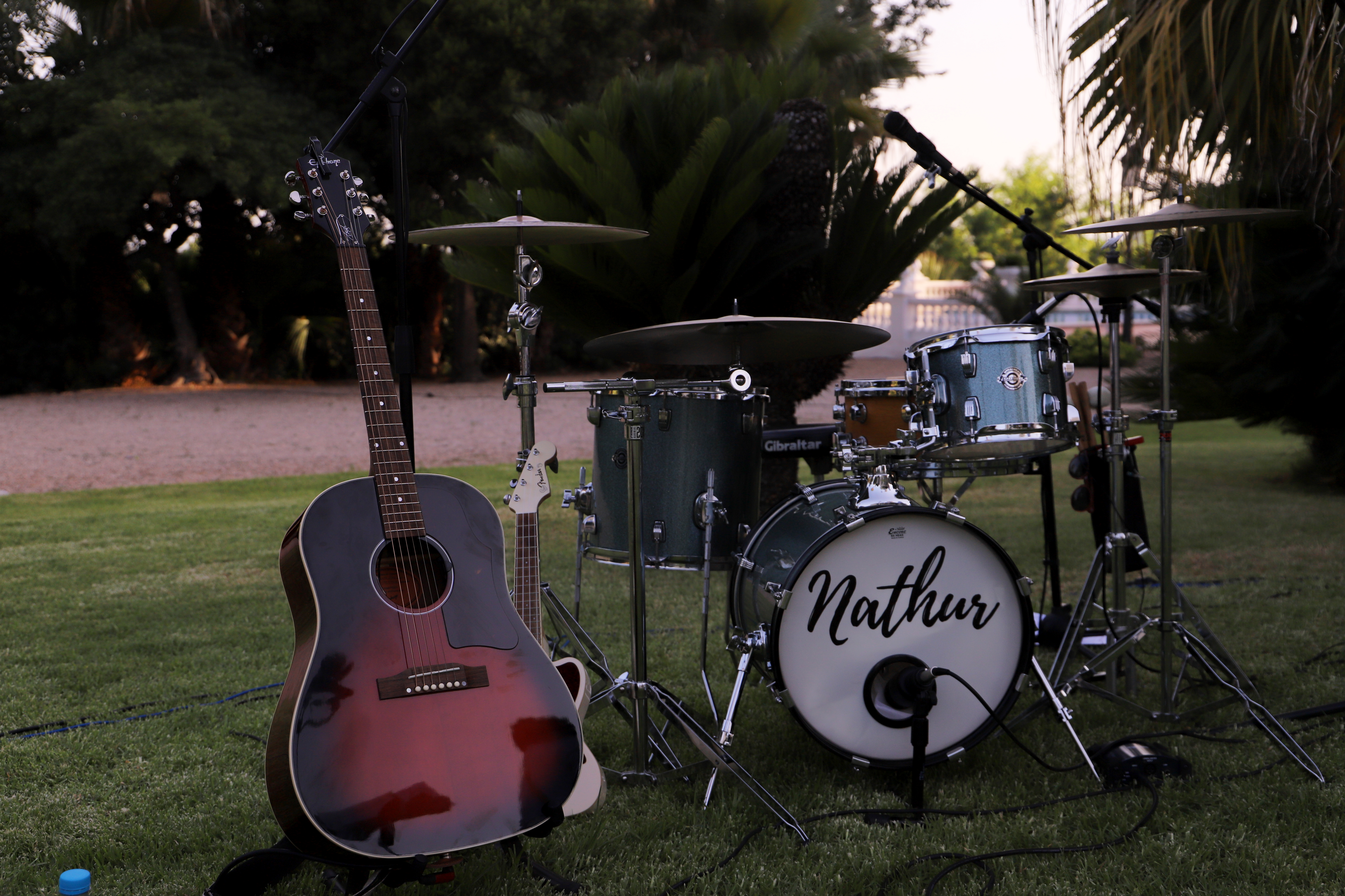 Grupo musical profesional Nathur Acoustic Covers para bodas en Valencia
